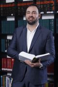 Fernando Canutto &eacute; especialista em Direito Empresarial e Societ&aacute;rio