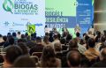 F&oacute;rum Sul Brasileiro de Biog&aacute;s e Biometano &eacute; anual e itinerante nos tr&ecirc;s estados do Sul. Em 2025, foi realizado em Bento Gon&ccedil;alves (RS). Na 8&ordf; edi&ccedil;&atilde;o, em Foz do Igua&ccedil;u, tem mais de 800 inscritos