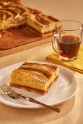 Bolo de Travessa com Goiabada e Banana.