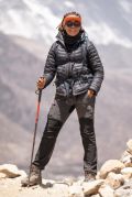 Aretha Duarte durante expedição ao Everest.