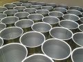 Só no Brasil cerca de 200 mil toneladas de latas de aço pós consumo retornam para o processo de reciclagem