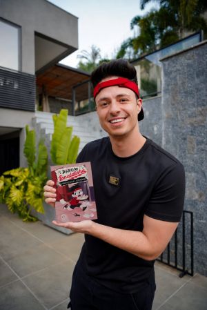 YouTuber com mais de 47 milhões de inscritos fala sobre bullying