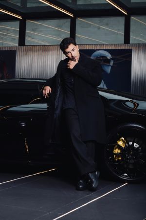 Carlinhos Maia protagoniza shooting para Philipp Plein na passarela da marca em Milão