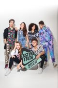 Squad de apresentadores do Festival Teen Live Show 2020 - Em pé: Lucas Burgatti, Juju Franco, Duda Pimenta e Gustavo Paz. Abaixo: Bibi Tatto e Pepê Barbosa 