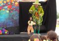 A Cia. de Teatro Livro Aberto apresentou a peça Ave Alegria no Palco Sabará, na Aldeia Xandó