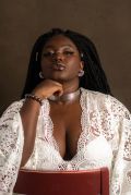 Carla Akotirene, doutora em Estudos Feministas pela Universidade Federal da Bahia (UFBA) e autora de obras sobre feminismos negros e interseccionalidade.