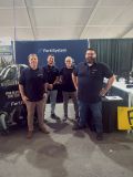 Equipe na feira nos EUA