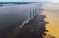 Infraestrutura flutuante do Super Terminais no Encontro das Águas entre os rios Negro e Solimões